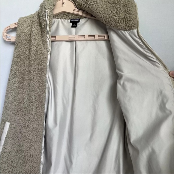 Patagonia Women Sz M Los Gatos Vest  Beige Fleece Fuzzy Deep Pile Full Zip Logo - Picture 5 of 14